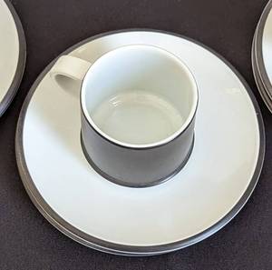 lot 271 image: Contempo Frost Espresso Cup Set