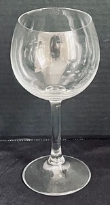 lot 483 image: Nine Nifty Wine Glasses