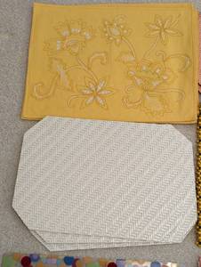 lot 292C image: Decorative Placemats and Napkins