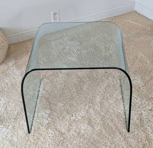 lot 39 image: Contemporary Style Curved Glass Italian Accent Table by Angelo Cortesi for Fiam