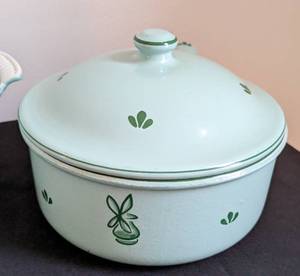 lot 41 image: Three Piece DRU Enamel Green Tulip Cookware