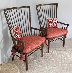 lot 43 image: Pair of Baker Mahogany High Back Chairs