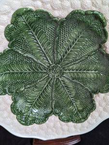 lot 111 image: Pair of Bloomingdales Majolica Cabbage Plates