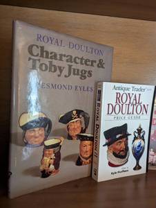 lot 113 image: Royal Doulton Collectible Books