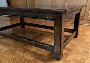lot 124 image: Large Wood Coffee Table