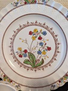 lot 249 image: Spode Copeland Cowslip Dish Set