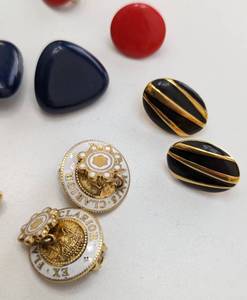 lot 497 image: Assorted Vintage Clip On Earrings