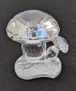 lot 508 image: Swarovski Crystal Turtle and Mushroom Figurines