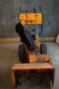 Bear Cat 8.04 snow blower
