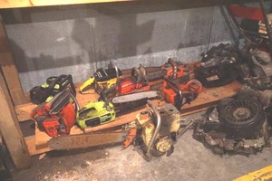 chainsaw, snowblower, engines