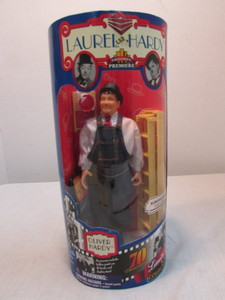 lot 25 image: Collectable Doll