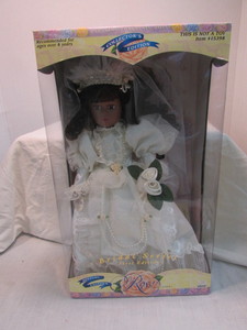 lot 28 image: Collectable Doll