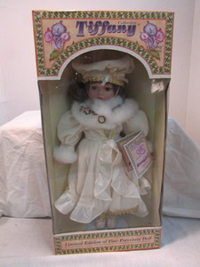lot 29 image: Collectable Doll