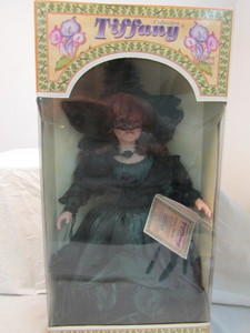 lot 30 image: Collectable Doll