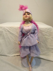 lot 35 image: Collectable Doll