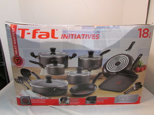 lot 84 image: Cookware