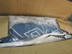 lot 108 image: Comforter Set