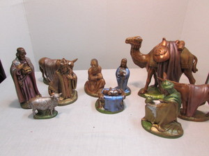 lot 163 image: Vintage Nativity Figures