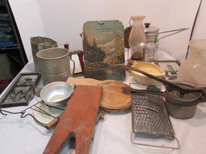 lot 175 image: Vintage Dcor