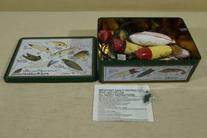 lot 104 image: James Heddon & Sons Fishing Lure Christmas Light Set in Tin Box