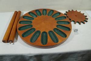 lot 107 image: Rotating Wood Gun Holder