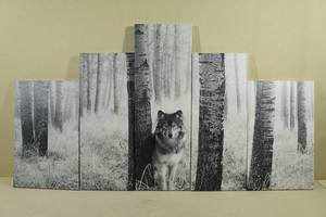 lot 133 image: 5 Piece Canvas Wolf Print Set
