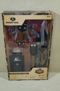 lot 61 image: NEW Mossy Oak 3PK Everday Carry Knife Set