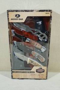 lot 62 image: NEW Mossy Oak 4PK Variety Fixed Blade Knife Set