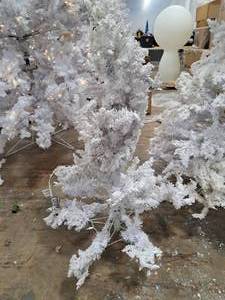 4-12 Lighted Christmas Tree