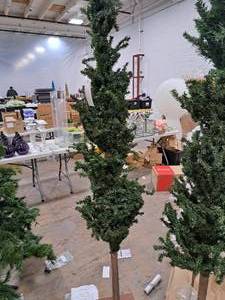 7 Pine Tree w Stand