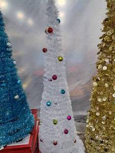 5 Tinsel Christmas Tree with Ornaments