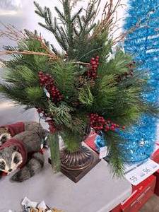 Lighted Christmas Dcor with Vase