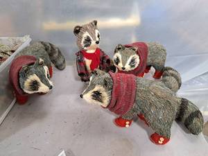Lot of (4) Raccoon Dcor
