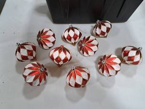 Lot of (10) 4 Decorative Balls