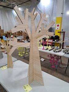 47 Wooden Tree Dcor
