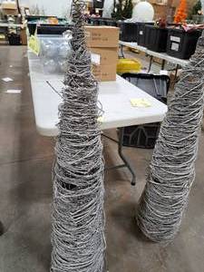 47 Wooden Tree Dcor
