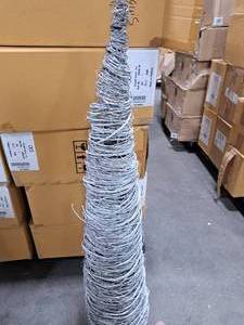 47 Wooden Tree Dcor