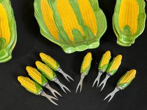Cottage Corn-on-the-Cob Serve Set with Vintage Recipe Book Holder