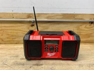 lot 2 image: MILWAUKEE M18 18-Volt Lithium-Ion Cordless Jobsite Radio