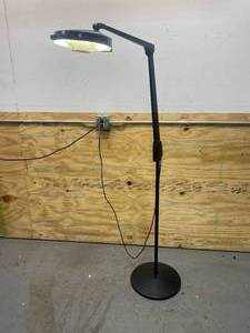 lot 83 image: Adjustable Floor Lamp
