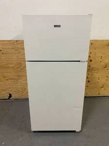 lot 15 image: HOTPOINT HPS16BTNBRWW Top Freezer Refrigerator