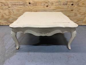 lot 84 image: Coffee Table