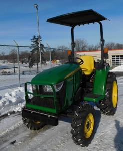 2018 John Deere 3032E 4wd Tractor