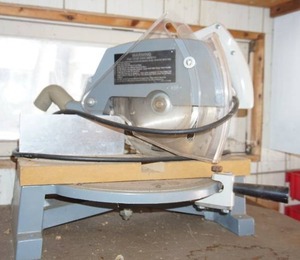 lot 16 image: TableTop Miter Saw