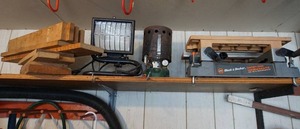 lot 22 image: Black and decker bench top workmate, wood, work light, lantern