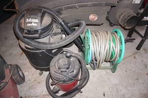 lot 35 image: 5 Gallon Wet-Dry Shop Vac, Genie 3.0 HP Wet-Dry Vac, Garden Hosesreel