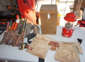 lot 38 image: Vintage Coleman Model 200A Single Mantle LanternMADE IN USA, Tool BeltTools Etc.