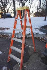 lot 81 image: 6 Ft Werner Electro-Master Non Conductive Fiberglass Ladder