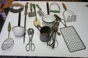lot 100 image: Multitude of Vintage Kitchen Utensils