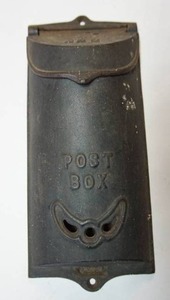 lot 105 image: Griswold No.2 Antique Cast Wall Mount U.S. Post Box Mailbox